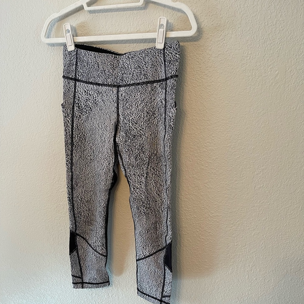 Lululemon Size 6 Pace Rival Crop